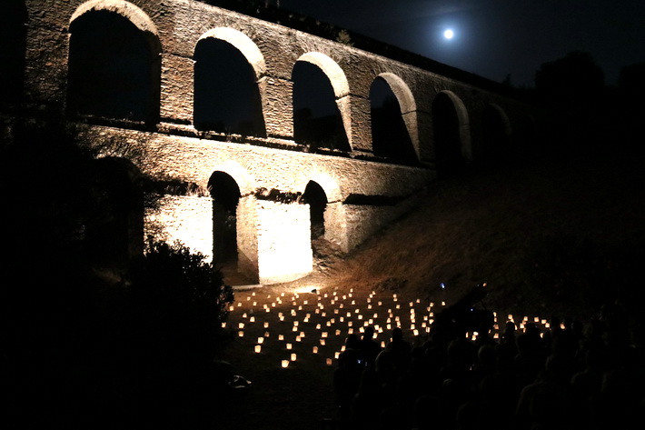 Un piano, 200 velas, luna llena  y el acueducto romano de Almuñécar 